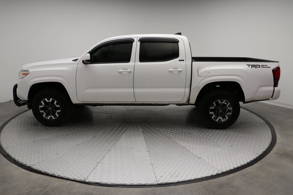 Thumbnail: 2018 Toyota Tacoma - 12