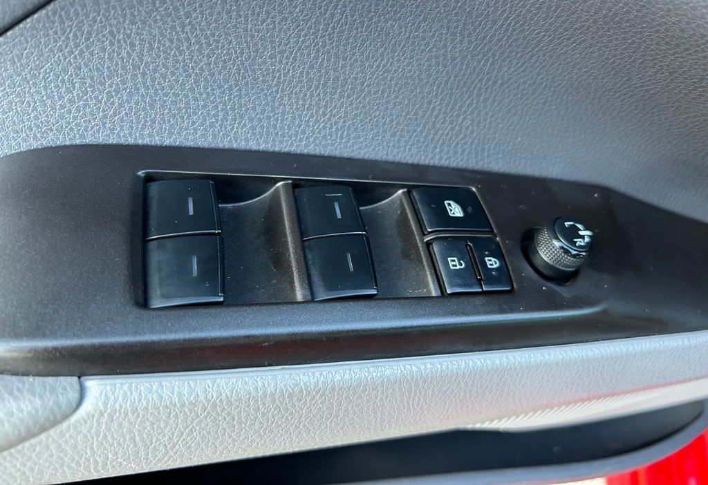 2023 Toyota Camry SE 16