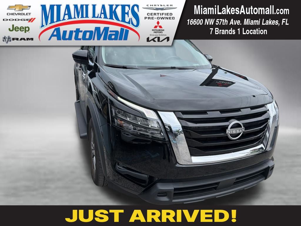 2024 Nissan Pathfinder SV 2WD's photo