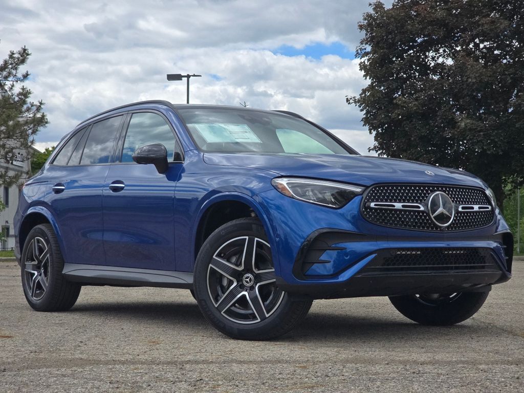 New 2026 Blue Mercedes-Benz GLC 300 image 2