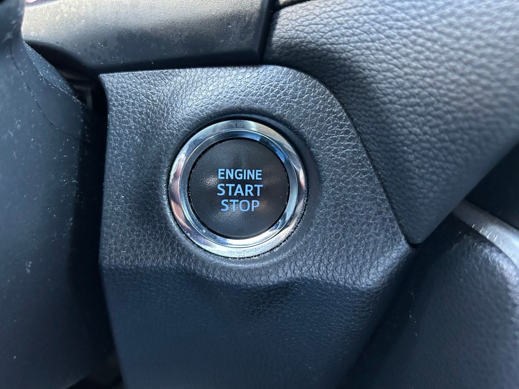 Thumbnail: 2021 Toyota RAV4 - 28