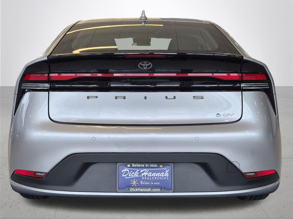 2025 Toyota Prius LE