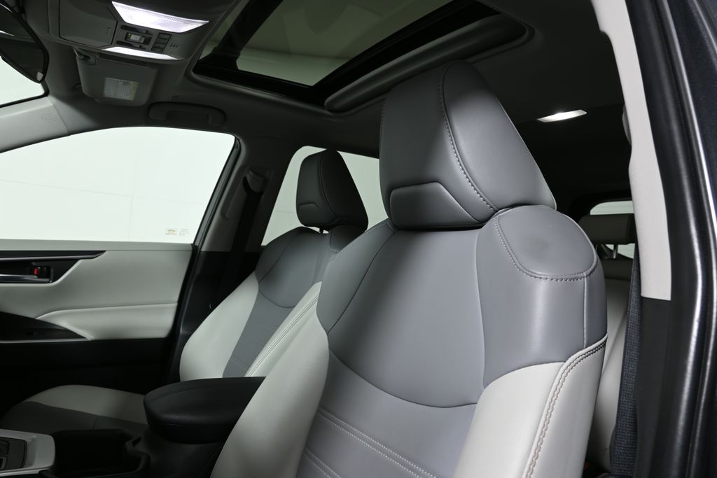 Thumbnail: 2024 Toyota RAV4 - 15