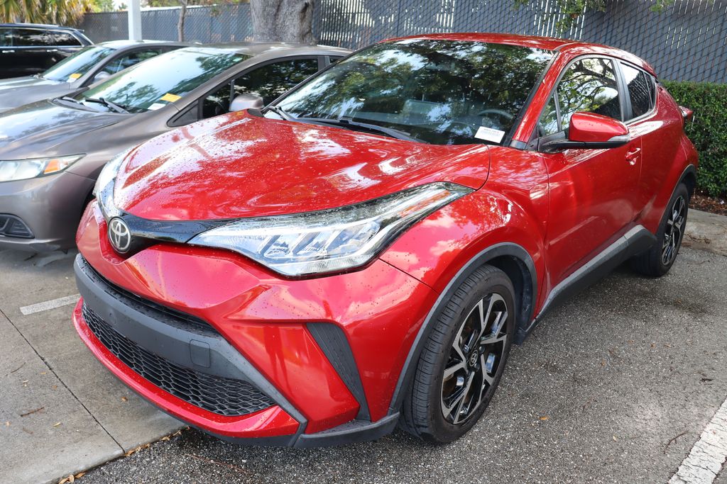 2020 Toyota C-HR XLE 2