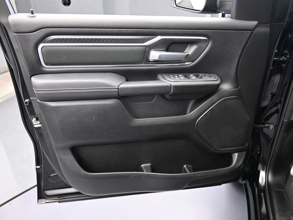 Used 2025 Diamond Black Crystal Pearlcoat Ram Big Horn/Lone Star image 12