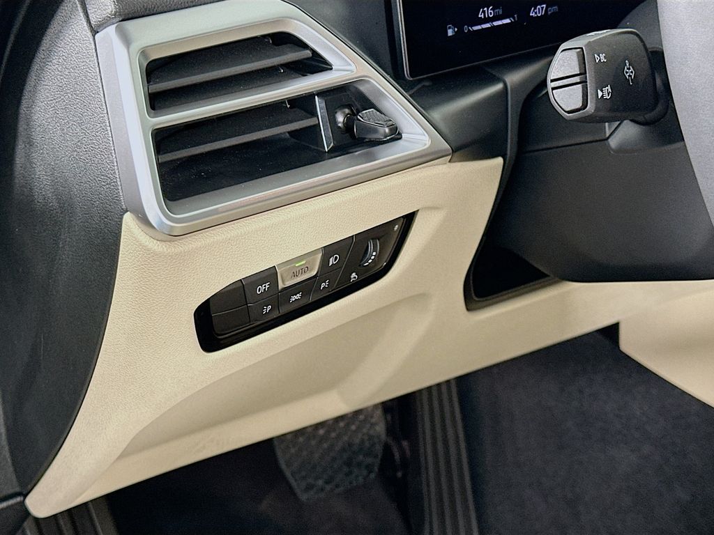 Thumbnail: 2025 BMW 3 Series - 10