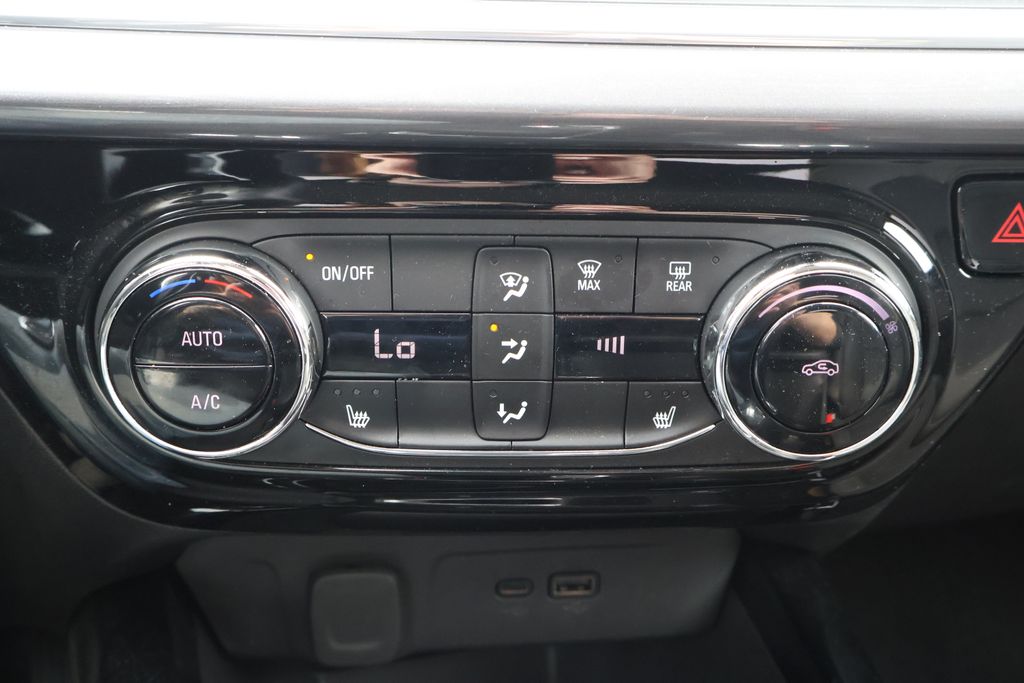 Thumbnail: 2025 Chevrolet Trax - 23