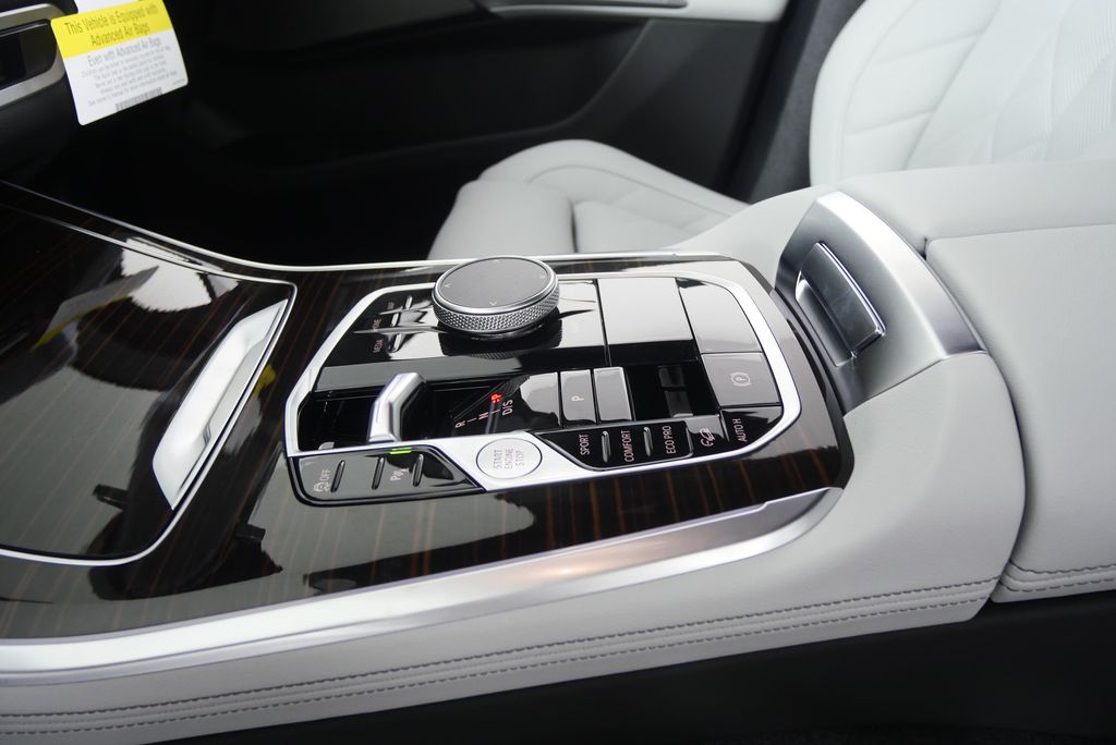 Thumbnail: 2026 BMW X5 - 21