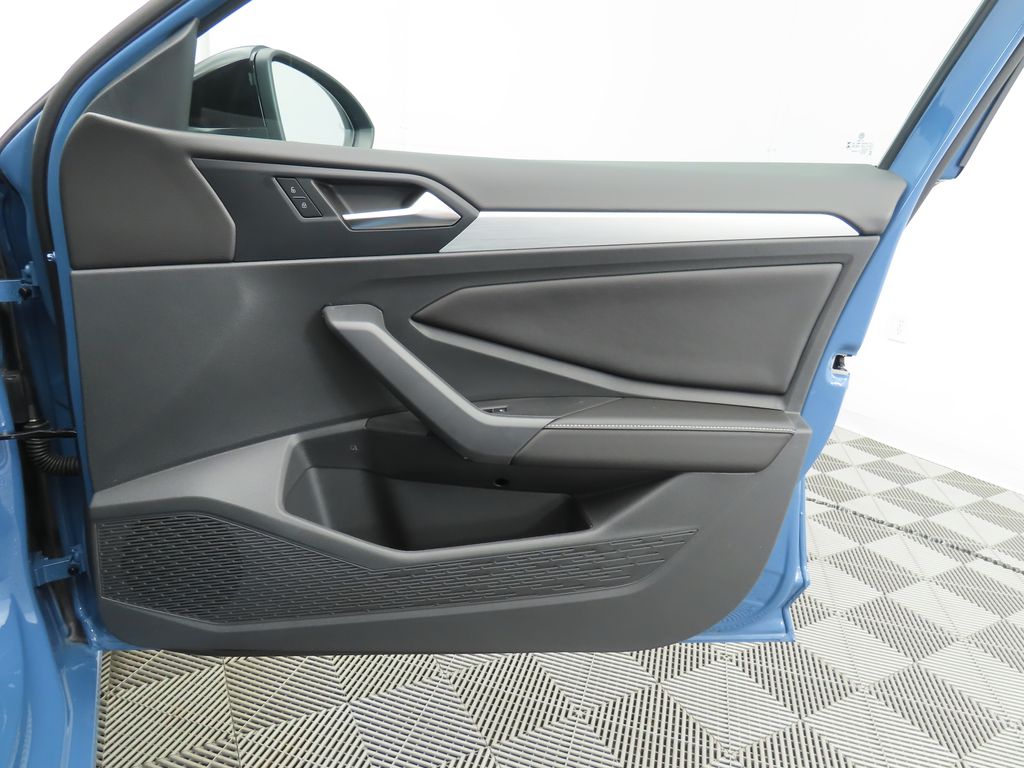 Thumbnail: 2025 Volkswagen Jetta - 26
