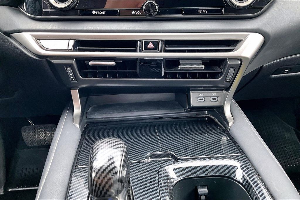 Used 2024 White Lexus 350 image 24