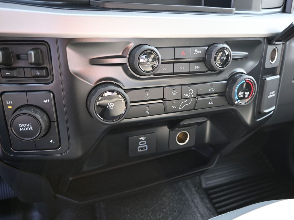 2026 Ford Super Duty F-350 DRW XL