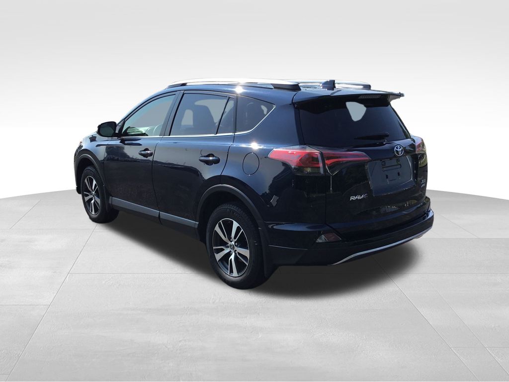 Thumbnail: 2018 Toyota RAV4 - 4