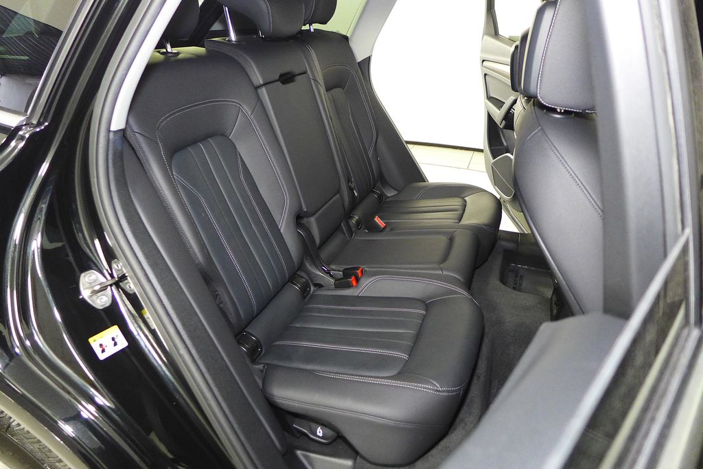 Thumbnail: 2023 Audi Q5 - 20