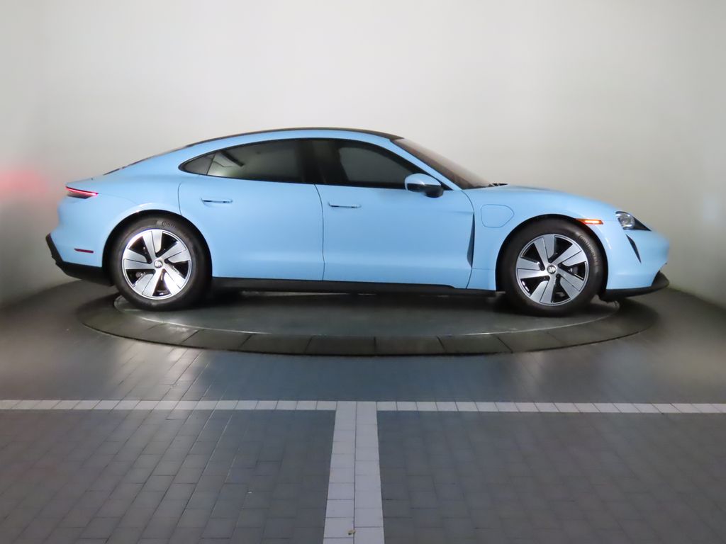 Thumbnail: 2023 Porsche Taycan - 8