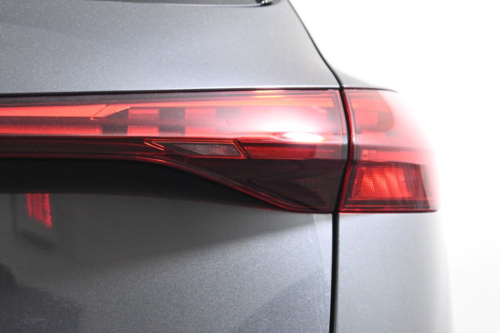 Thumbnail: 2025 Audi SQ5 - 13
