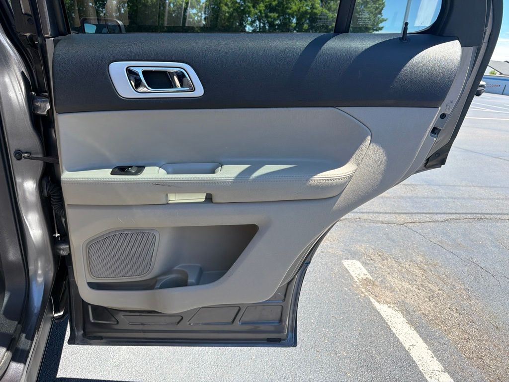 Thumbnail: 2012 Ford Explorer - 24
