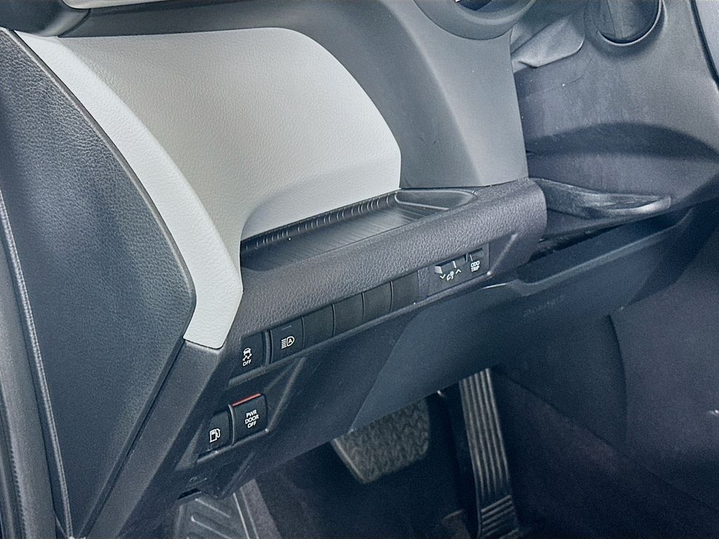 Thumbnail: 2025 Toyota Sienna - 10