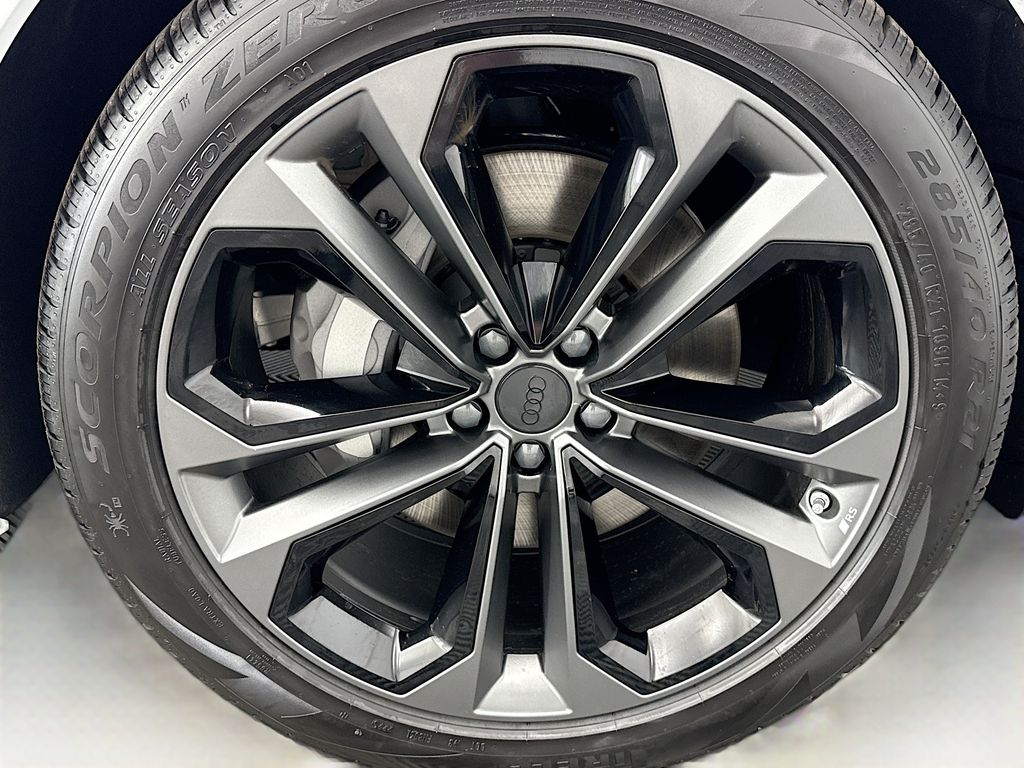 Thumbnail: 2026 Audi Q7 - 31