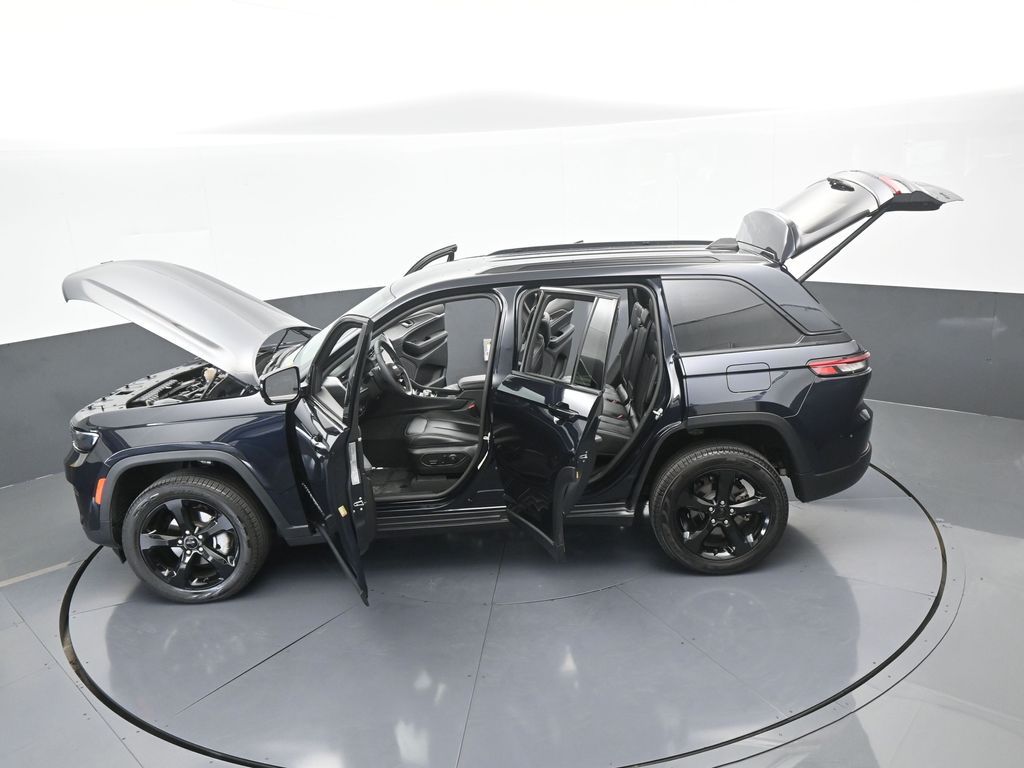 Used 2024 Midnight Sky Jeep Limited image 68