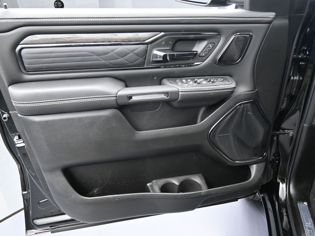 New 2026 Diamond Black Crystal Pearlcoat Ram Limited image 13