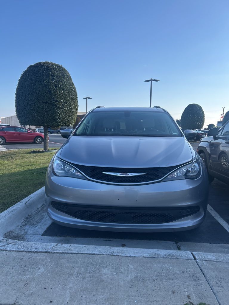 Thumbnail: 2021 Chrysler Voyager - 2