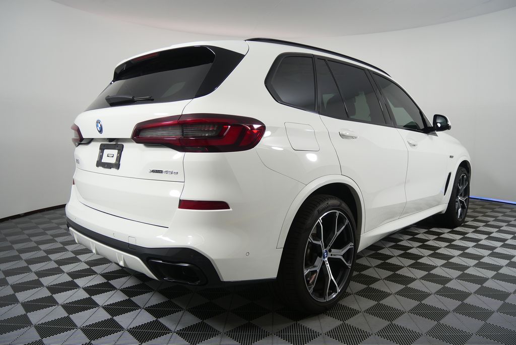 Thumbnail: 2022 BMW X5 - 3