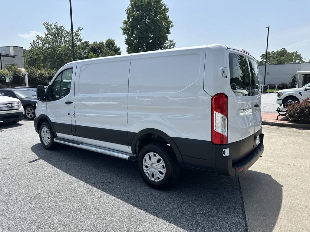 2022 Ford Transit-250 Base 5