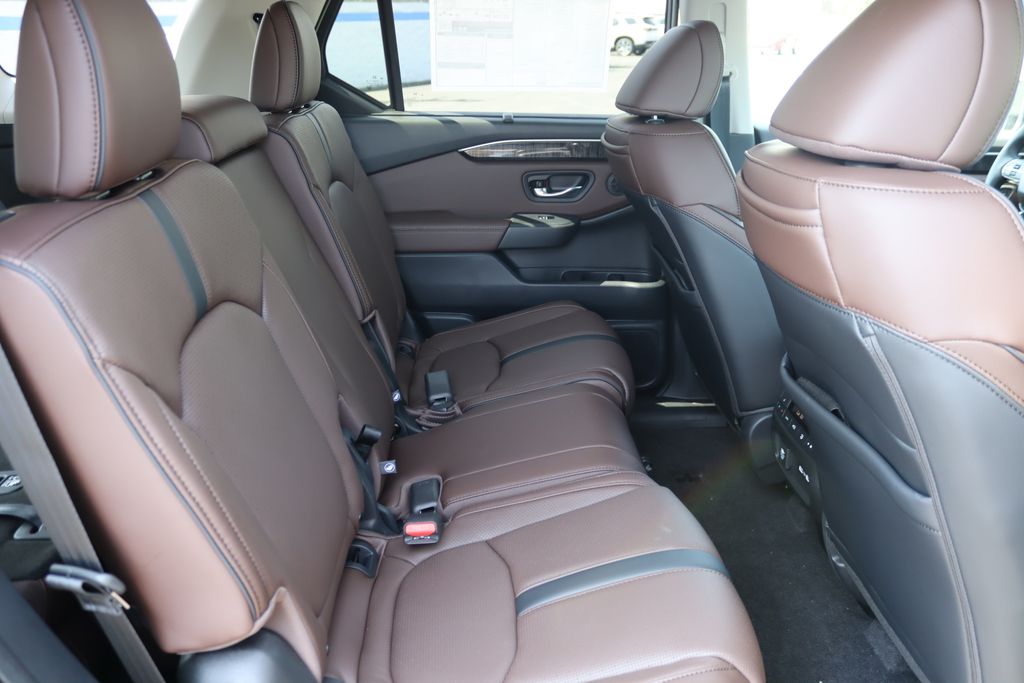 Thumbnail: 2025 Honda Pilot - 18