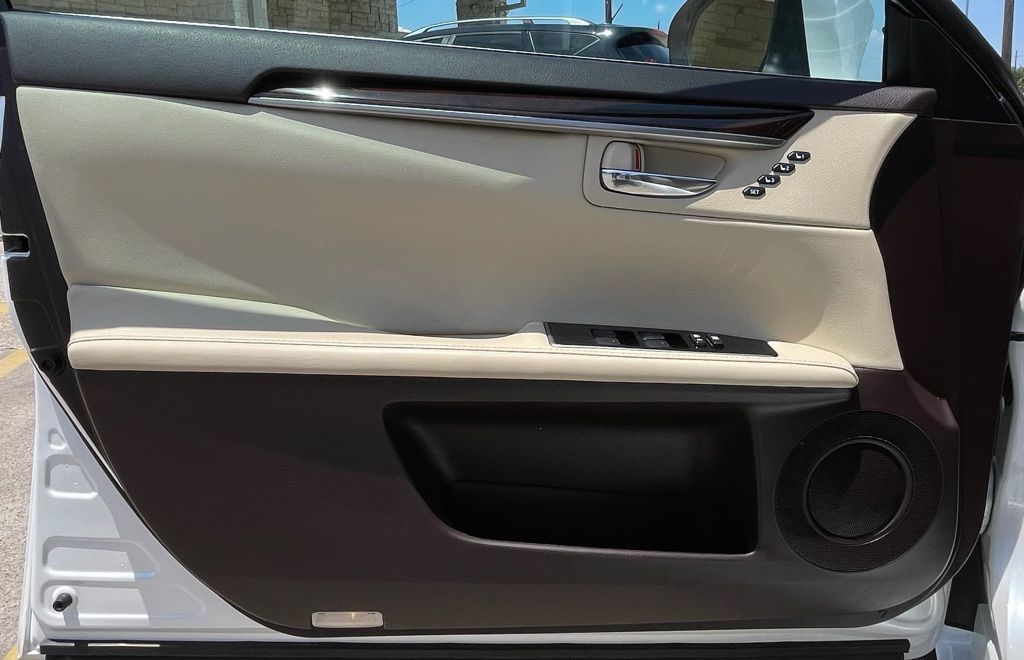 2018 Lexus ES 350 White at Emmons Autoplex