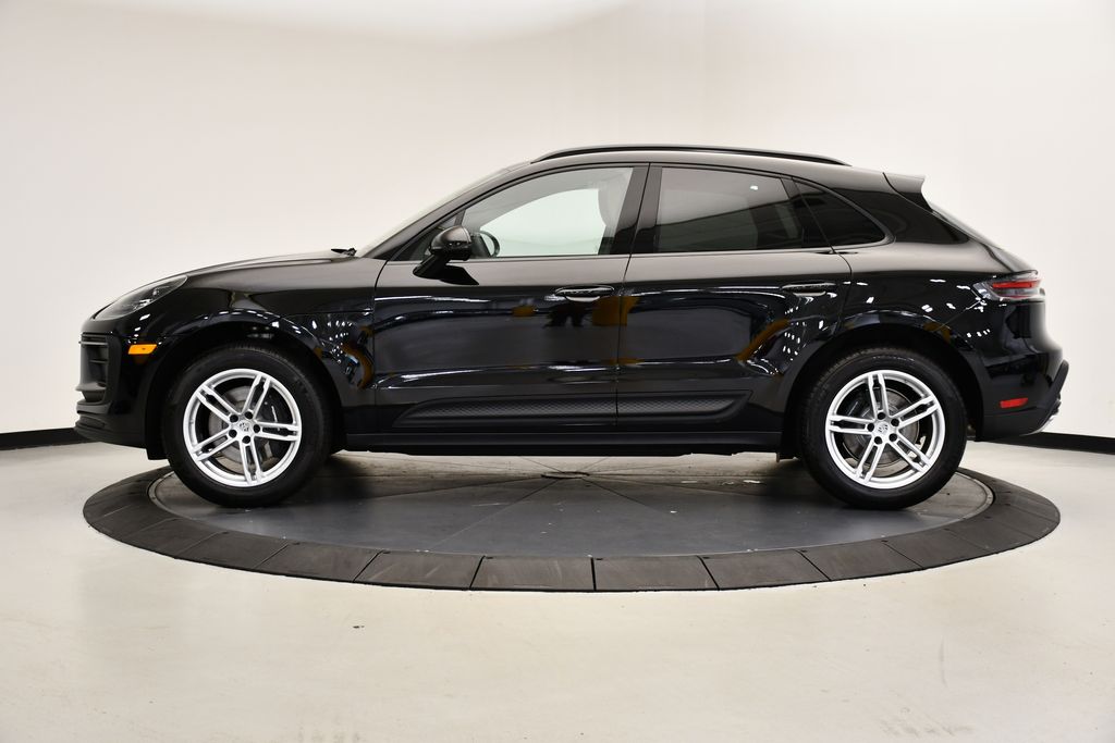 Thumbnail: 2025 Porsche Macan - 2