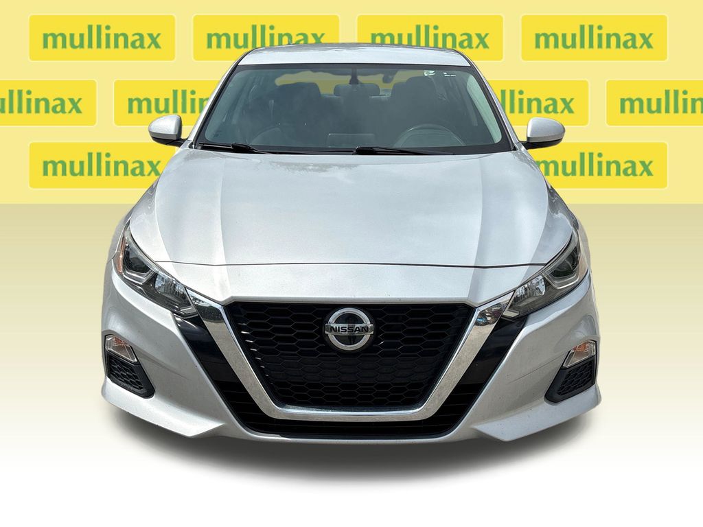 Used 2020 Silver Nissan 2.5 S image 15