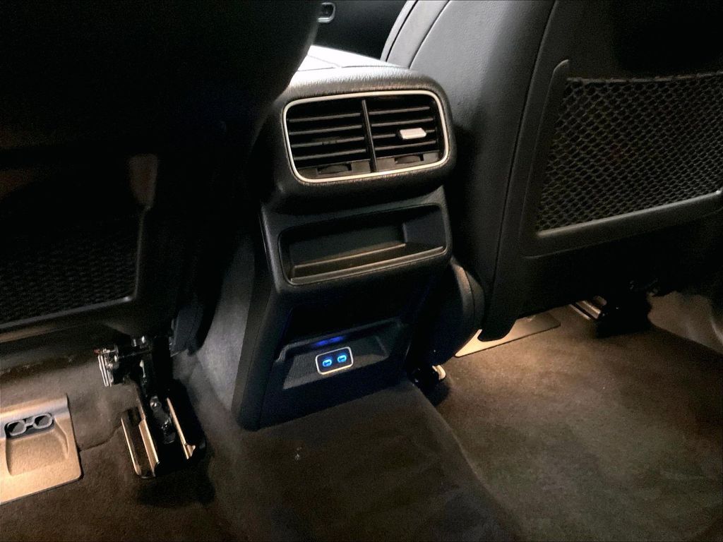 2025 Mercedes-Benz GLE — photo 28