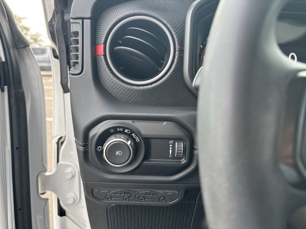 Used 2024 Jeep Wrangler SUV