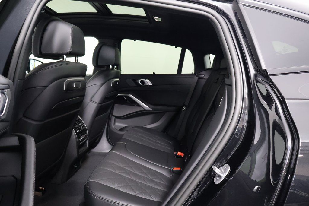 Thumbnail: 2026 BMW X6 - 6