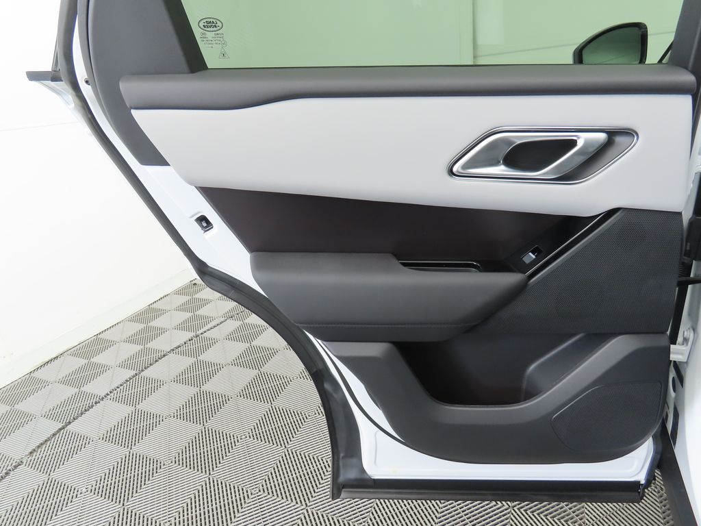 2026 Land Rover Range Rover Velar Dynamic SE 26