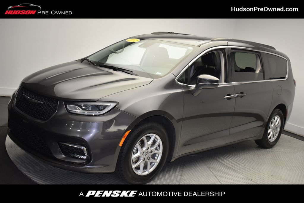 2022 Chrysler Pacifica Touring L -
                Jersey City, NJ