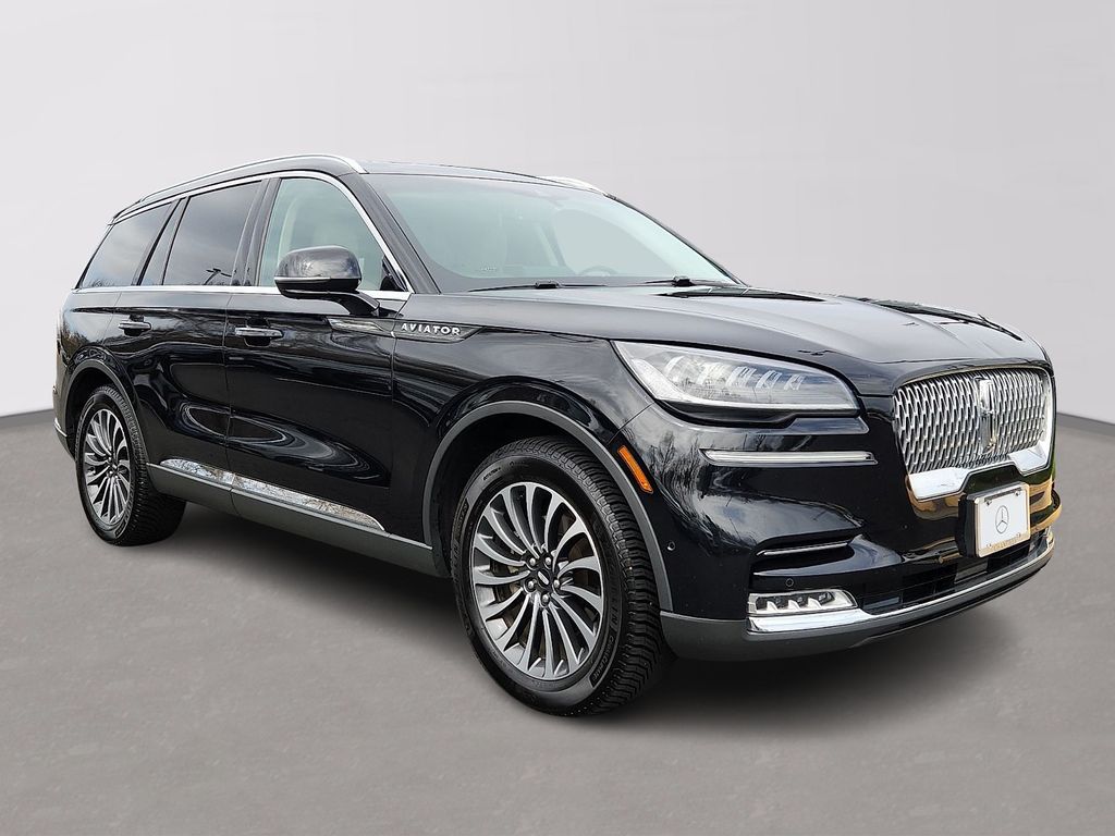 Thumbnail: 2021 Lincoln Aviator - 3