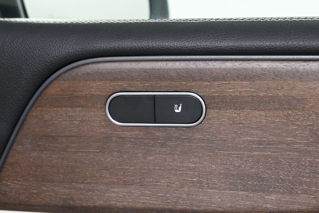 Thumbnail: 2022 Mercedes-Benz GLB - 28