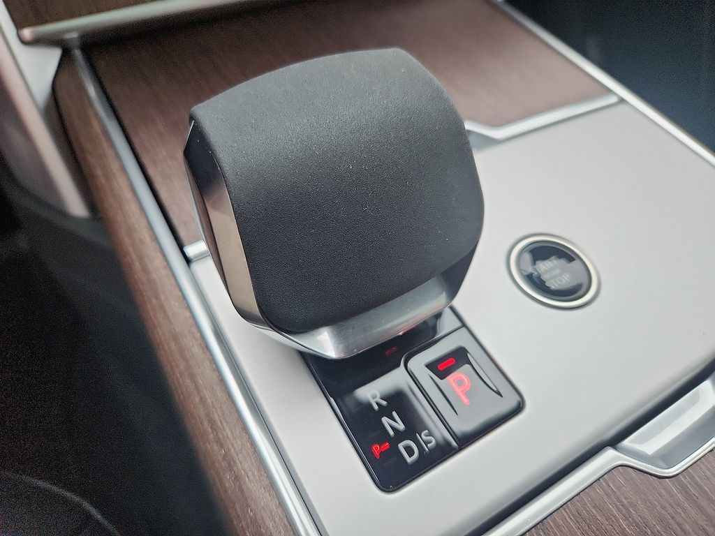 Thumbnail: 2024 Land Rover Range Rover - 15