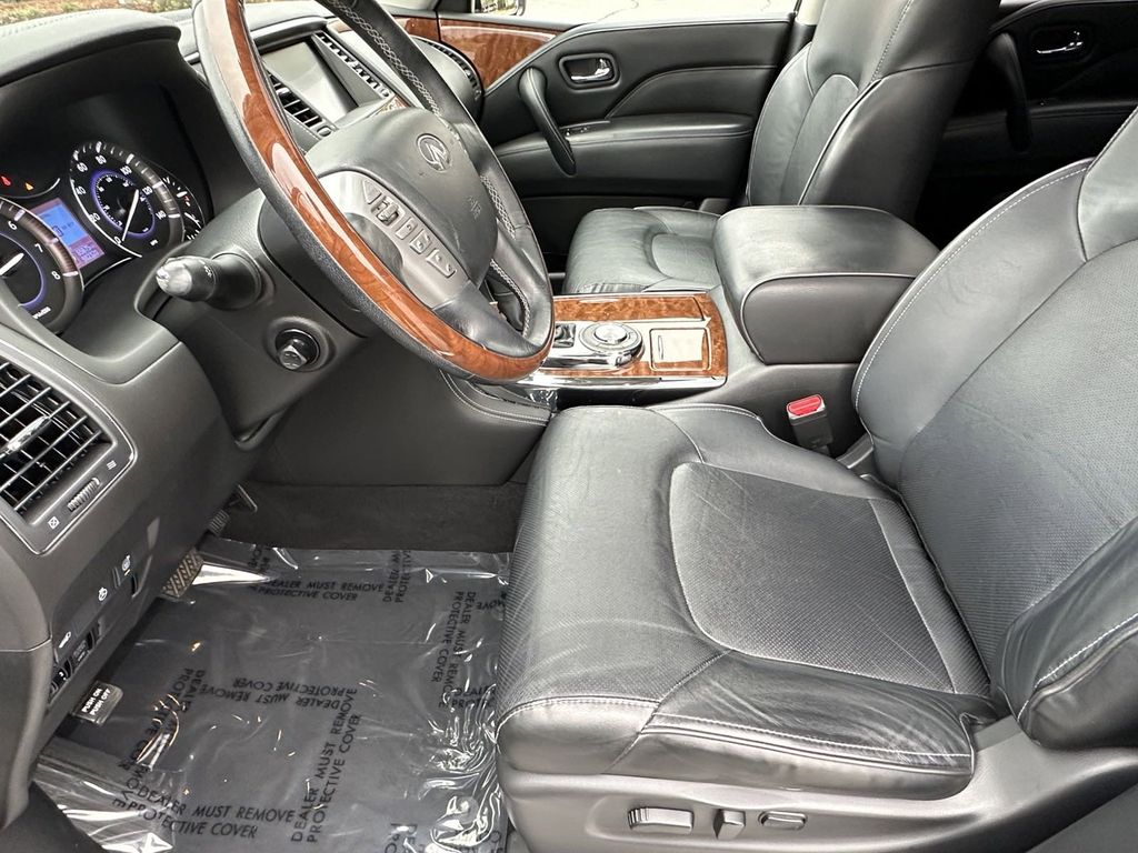 2019 INFINITI QX80 LUXE 10