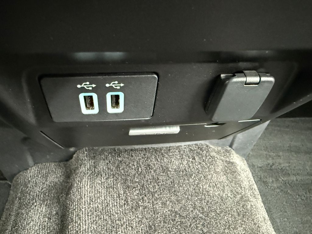 Used 2018 Red Ford XLT image 63