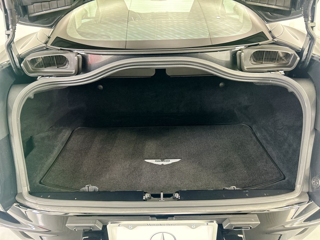 Thumbnail: 2018 Aston Martin DB11 - 25