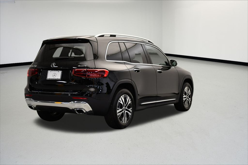 Thumbnail: 2026 Mercedes-Benz GLB - 5