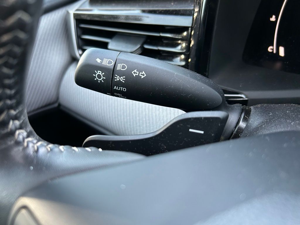 Thumbnail: 2025 Toyota Camry - 22