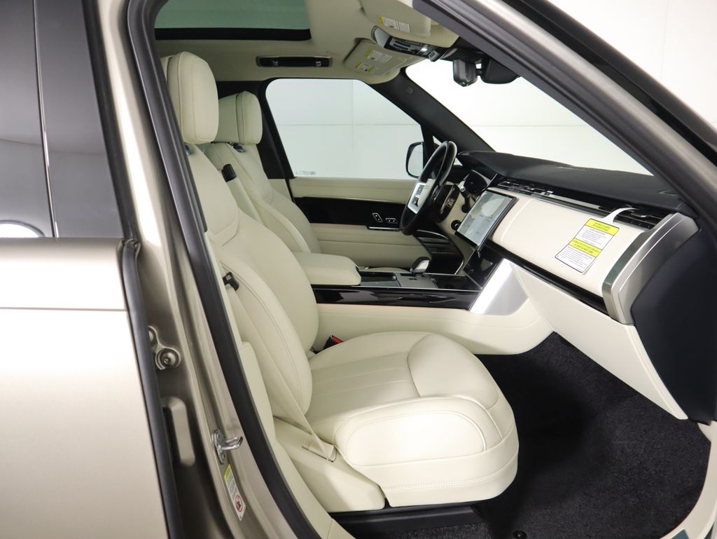Thumbnail: 2026 Land Rover Range Rover - 21
