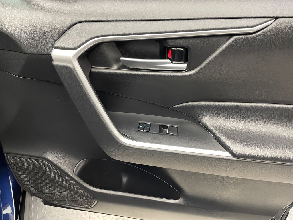 2023 Toyota RAV4 XLE 20