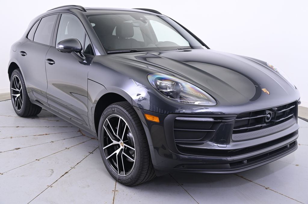 Thumbnail: 2025 Porsche Macan - 9