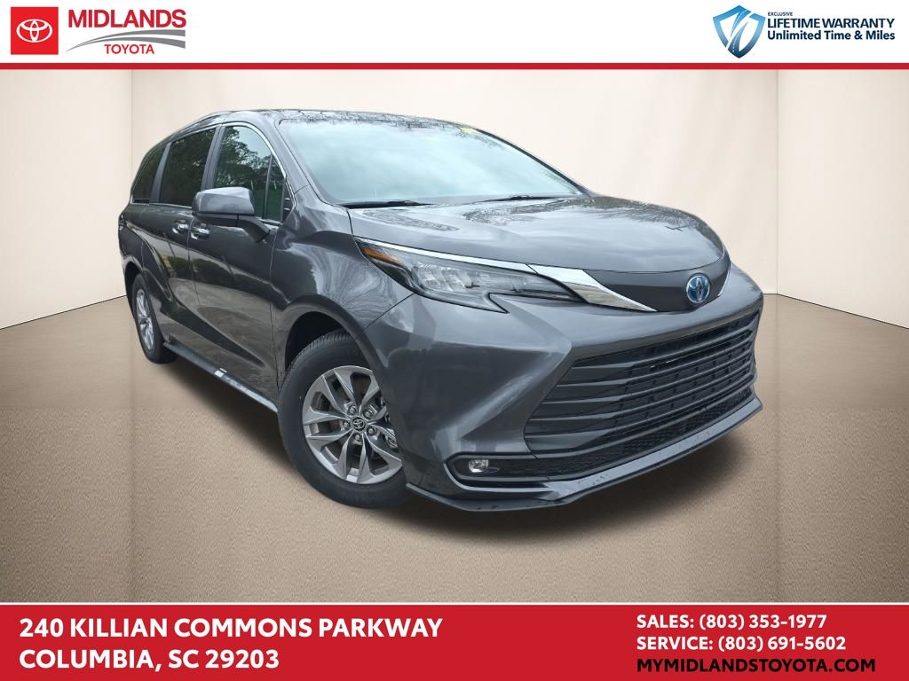 2025 Toyota Sienna XLE 7-Passenger FWD