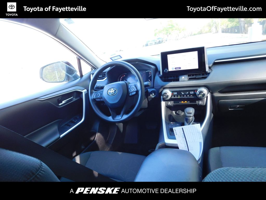 Thumbnail: 2025 Toyota RAV4 - 6