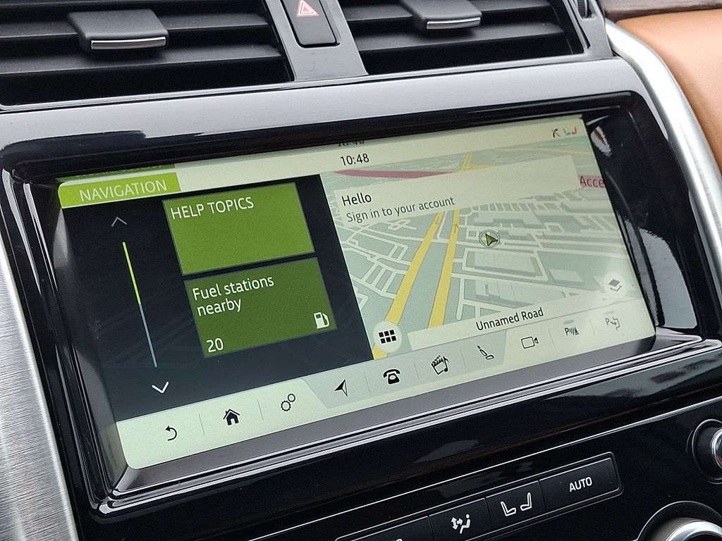 Thumbnail: 2019 Land Rover Discovery - 17